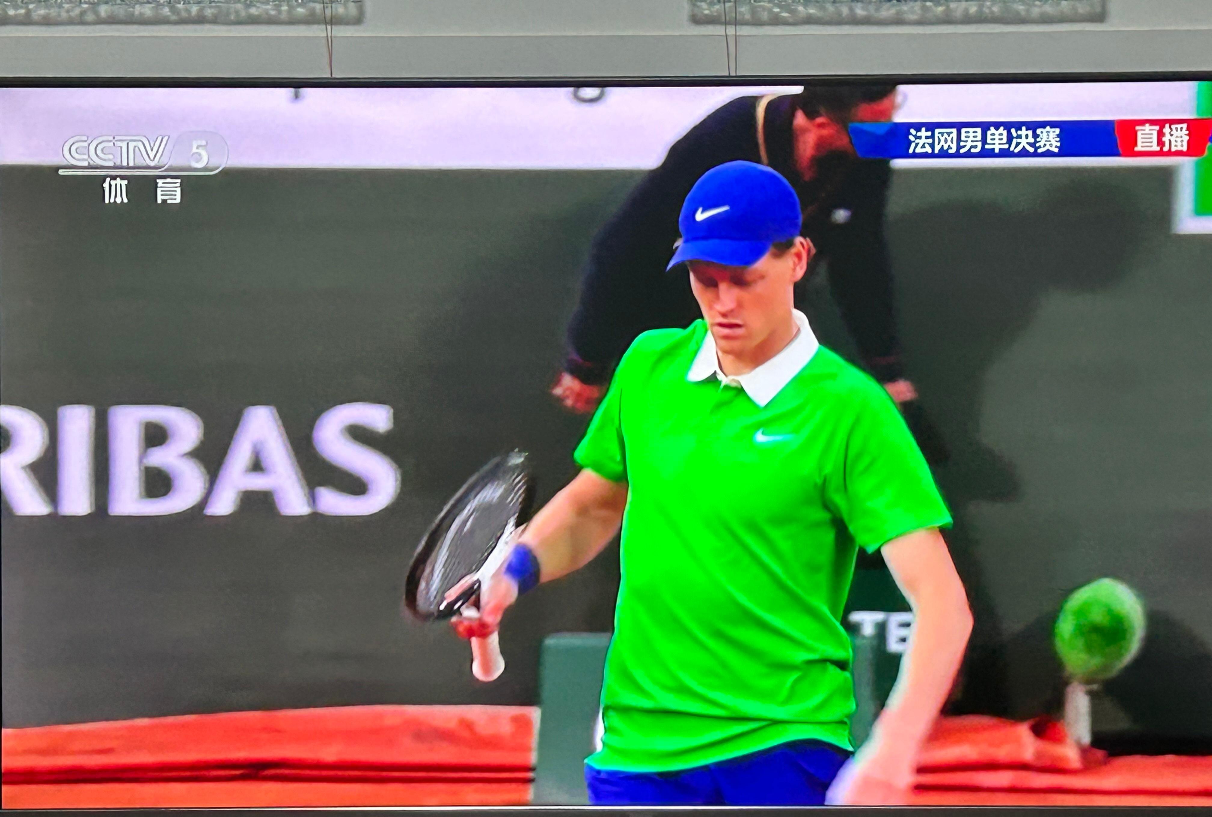 开云APP安装包下载阿扎伦卡回归赛场，绝杀首场状态亮眼，掘金观众沸腾！的简单介绍