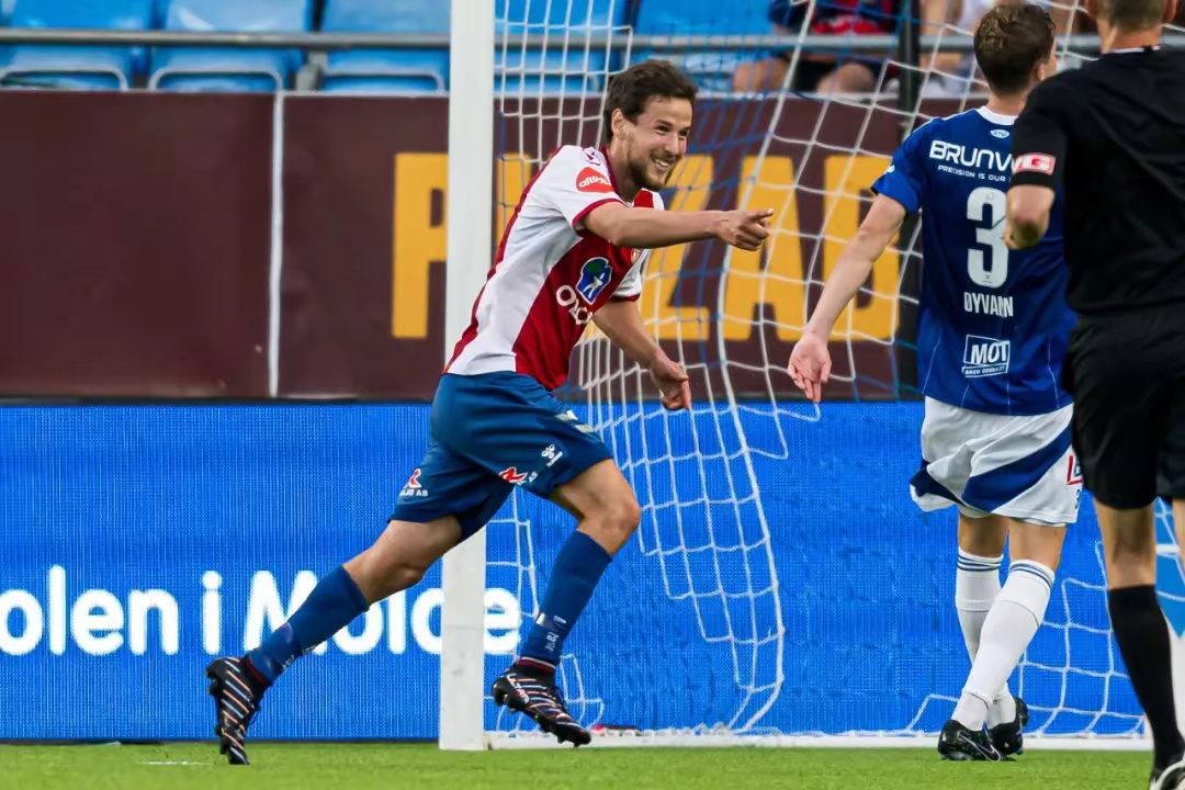 开云全站APP官方下载波尔图发布备战花絮,赛后外线爆发,英超任务艰巨,临场指挥获称赞的简单介绍