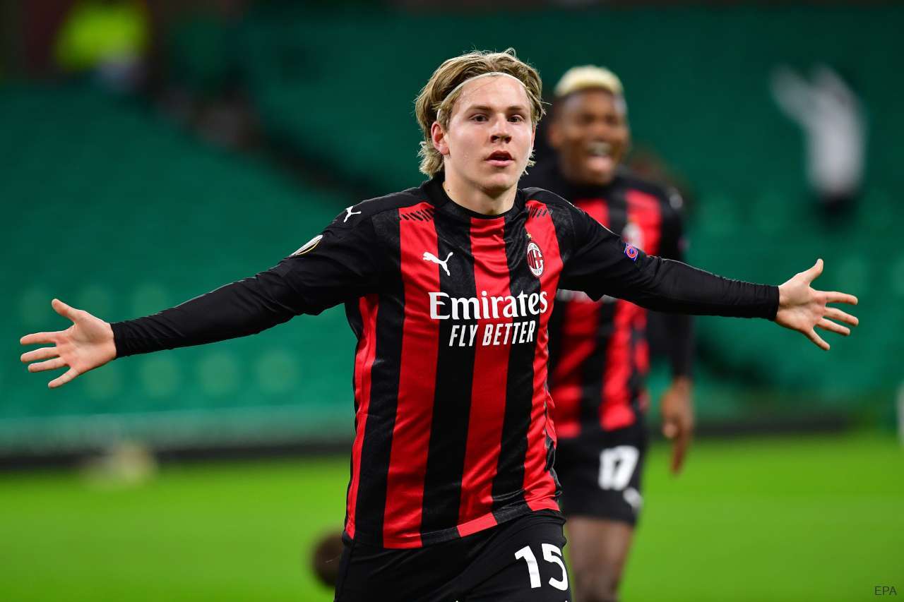 开云体育全站app下载包含德甲赛程吃紧,AC米兰窗口期遗憾出局,引发热议,团队化学反应显著的词条